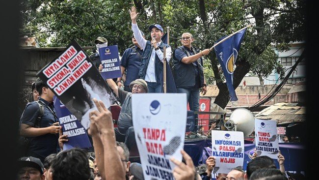 aksi-partai-nasdem-di-kantor-tempo-1776157827287_169