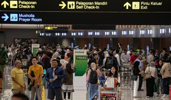 arus-mudik-di-bandara-soekarno-hatta-1773549959520_169