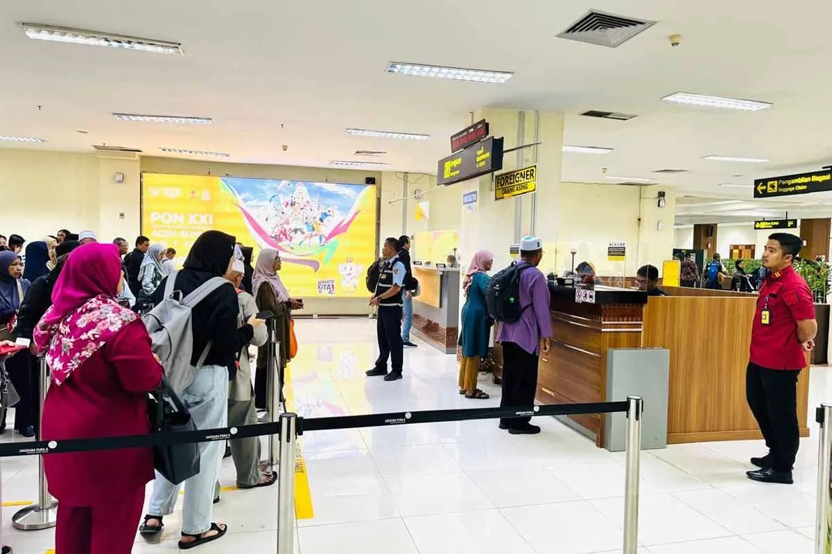 pemeriksaan-imigrasi-di-bandara-sim.jpg