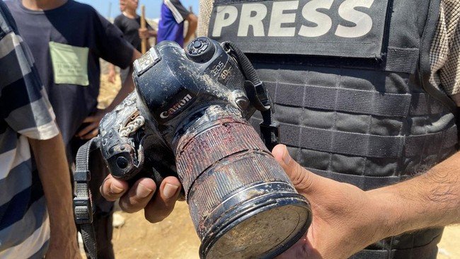 serangan-bengis-israel-ke-rs-nasser-bunuh-5-jurnalis-di-gaza-1756172159348_169