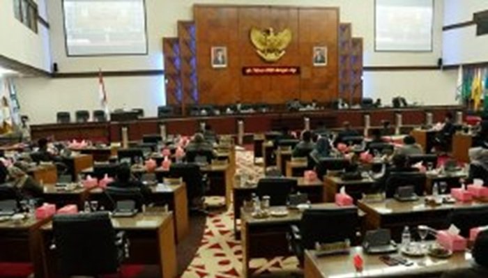 5_juli_2021-bentuk_pansus_biro_pbj_dpra_akan_telusuri_mafia_proyek1