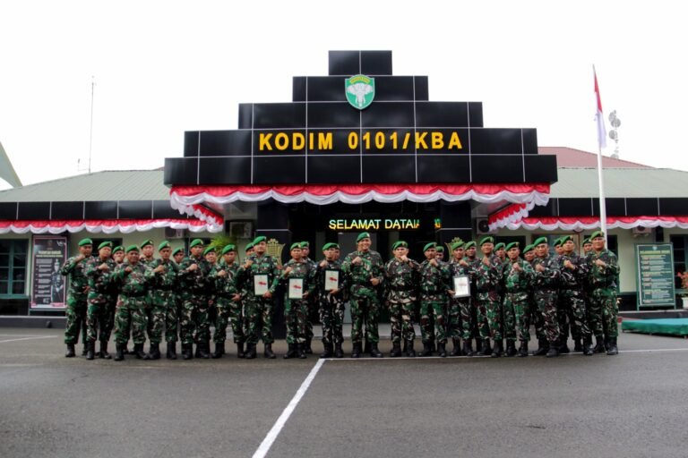 11 Personel Kodim 0101/KBA Terima Penghargaan , Dandim: Mereka Mengesampingkan Keselamatan Pribadi
