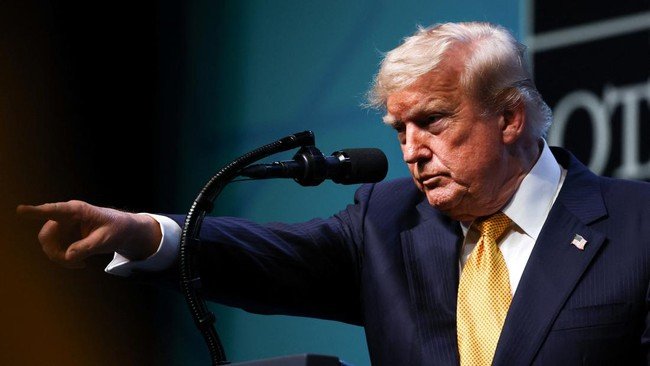 Trump Bakal Ultimatum Inggris soal Kepulauan Sengketa dengan Argentina