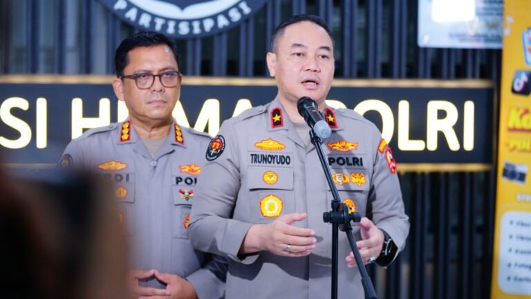 Polri Evakuasi Dua Jenazah KM Virgo dengan Helikopter