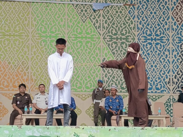 10 Terpidana Qanun Jinayat Dieksekusi di Banda Aceh, 2 Orang Dihukum 100 Kali