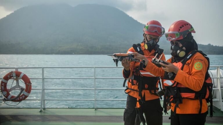 hari-kedua-pencarian-kapal-hilang-kontak-di-selat-sunda-1788947344571_169